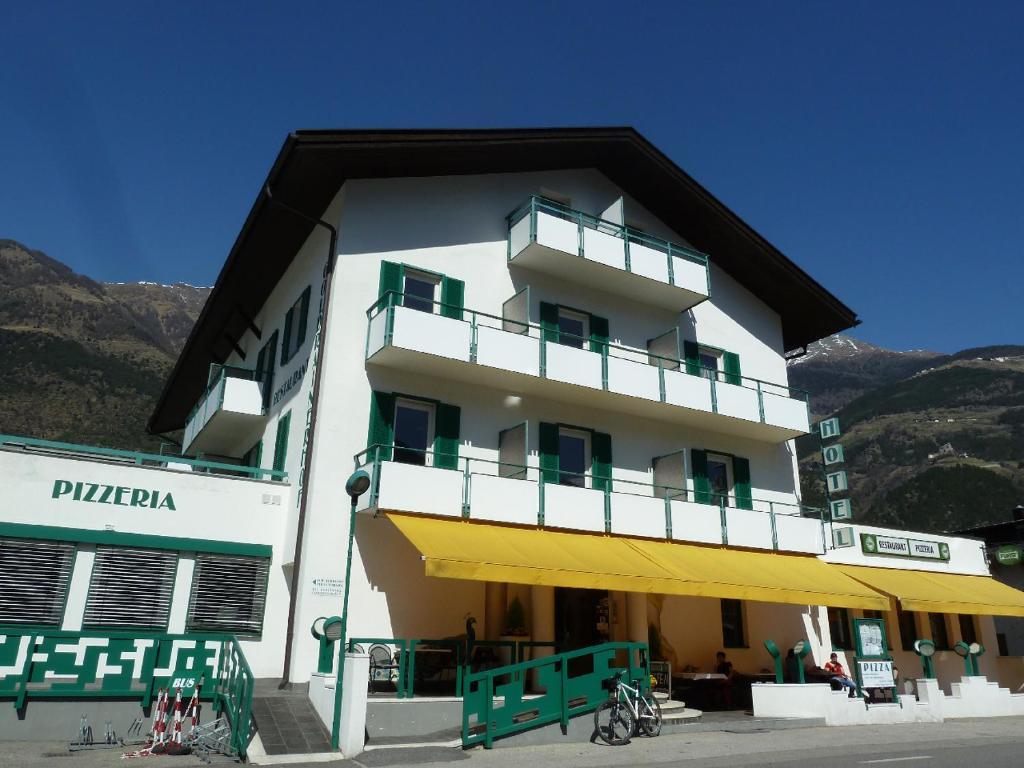 Hotel-Restaurant-Pizzeria Goldrainerhof 외부 사진