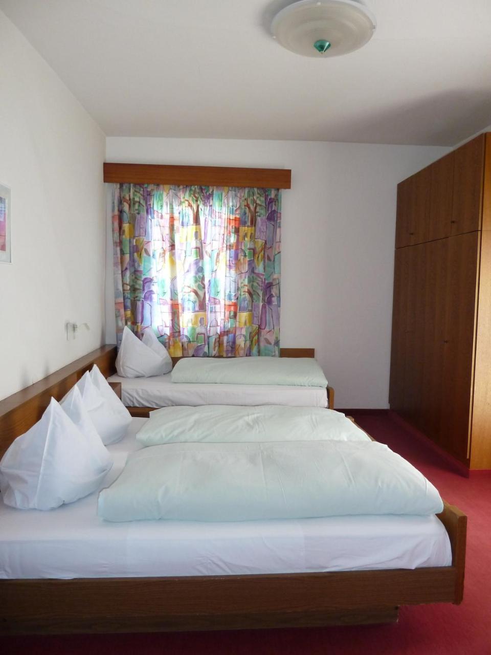 Hotel-Restaurant-Pizzeria Goldrainerhof 외부 사진
